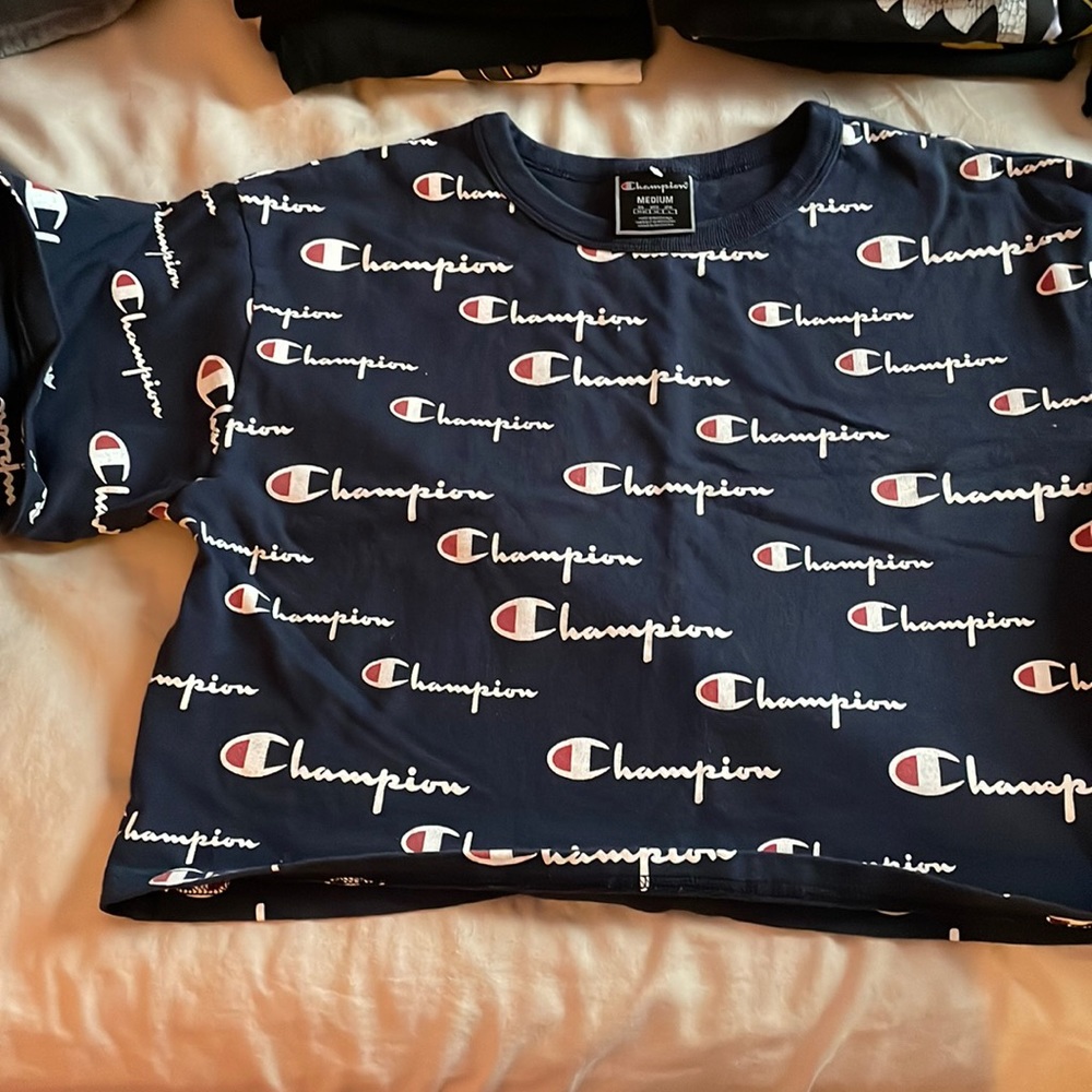 Champions crop like new size M